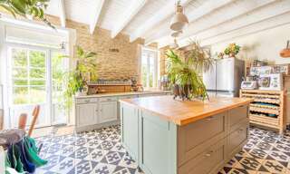 Maison 10 Pièces 200 m² à vendre à Puyrolland (17380)