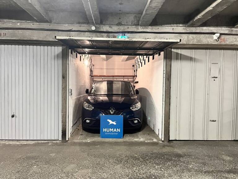 Garage   — photo 1