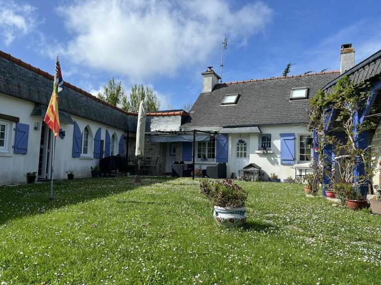 Maison en pierre de 7 pièces principales — photo 1