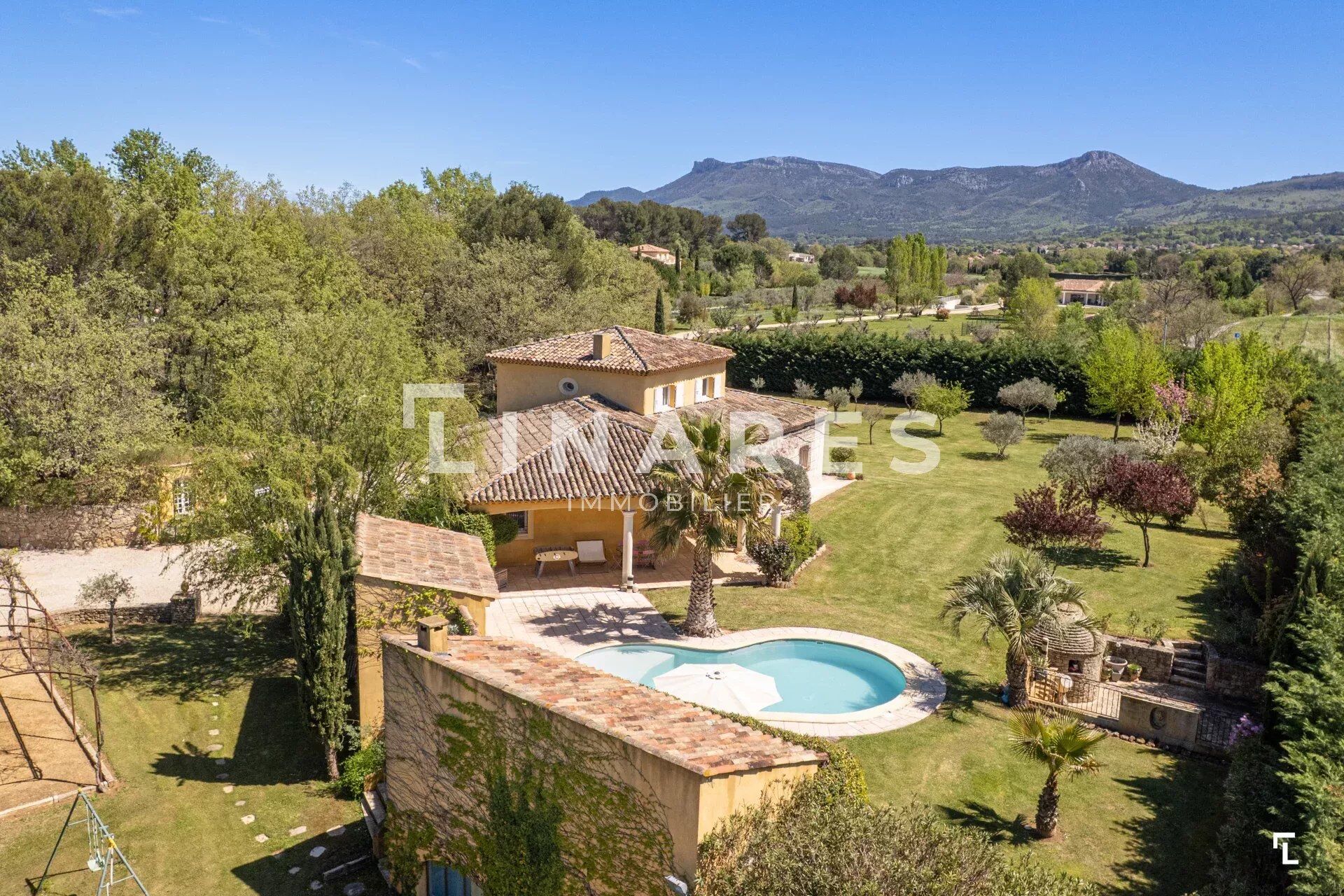 Propriété 9 pièces  à vendre Aix-en-Provence 13100