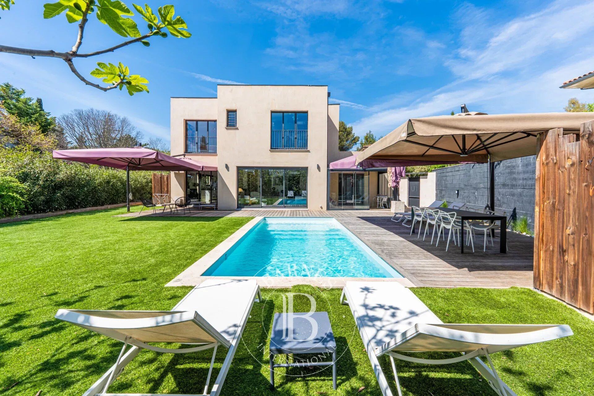 Villa / Maison  T7 à vendre Aix-en-Provence 13100