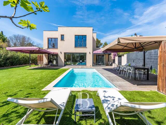 AIX-EN-PROVENCE - MAISON DE VILLE - PISCINE - GARAGE - CALME — photo du bien