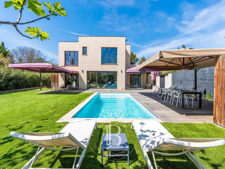 AIX-EN-PROVENCE - MAISON DE VILLE - PISCINE - GARAGE - CALME — photo 1