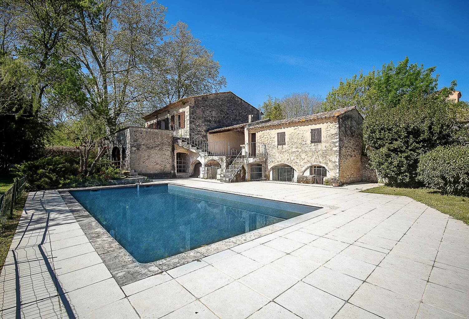 Fuveau - Propriété de charme comprenant trois mas en pierres sur — photo 1