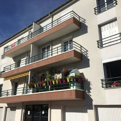 Appartement 4 pièces 926 €