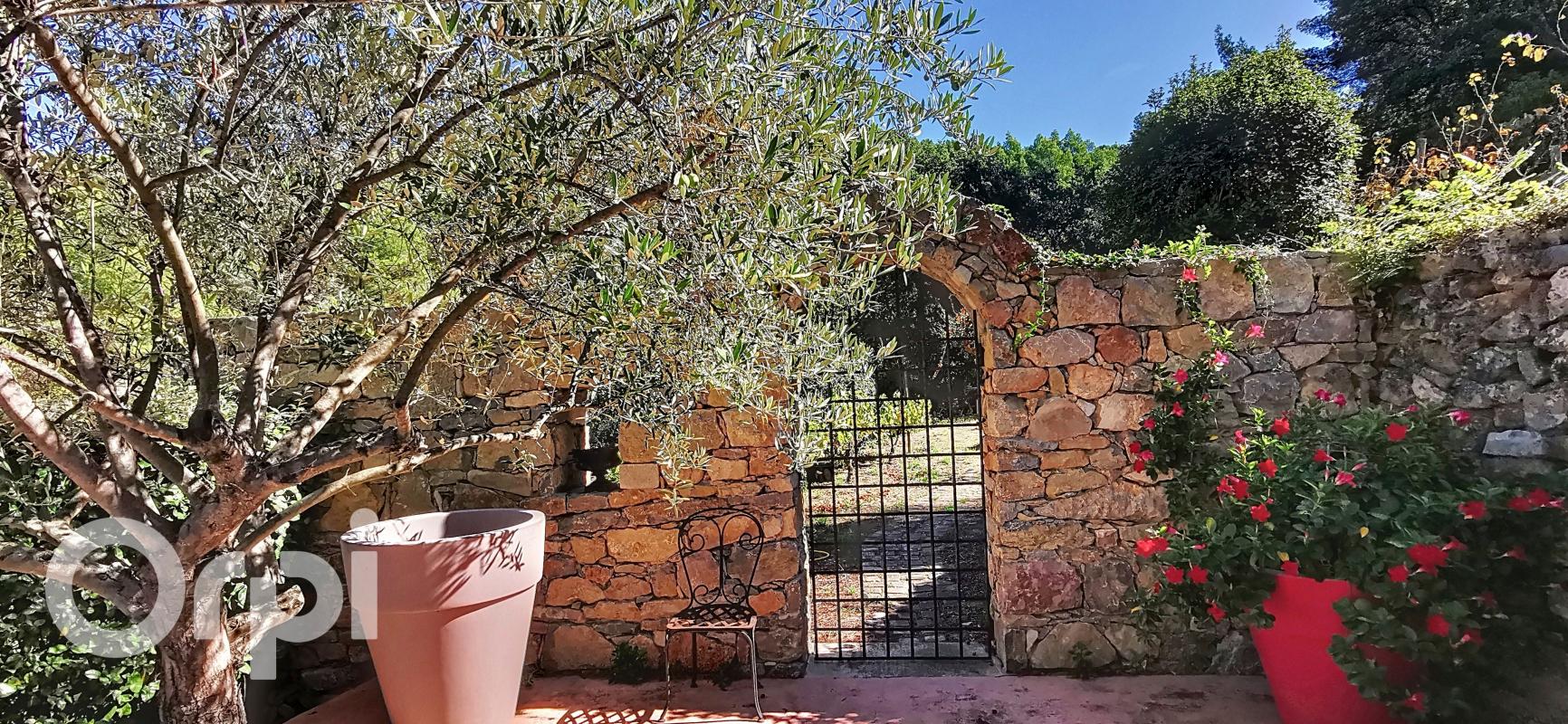 Maison À Vendre Le Beausset