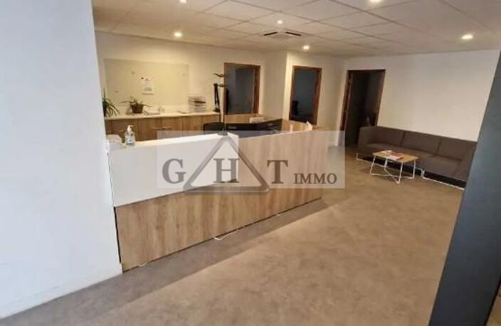 1635 M² ENTREPOT BUREAUX A VENDRE A NOISY LE SEC — photo 4