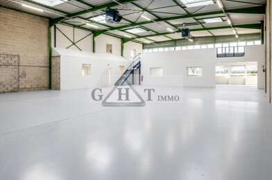 Local industriel  4735 €