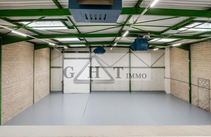 549M² ENTREPOT BUREAUX A LOUER A SAINT THIBAULT — photo 2