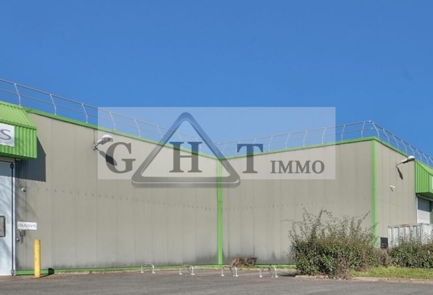 2000 M² ENTREPOT BUREAUX A LOUER A SAINT THIBAULT — photo 1
