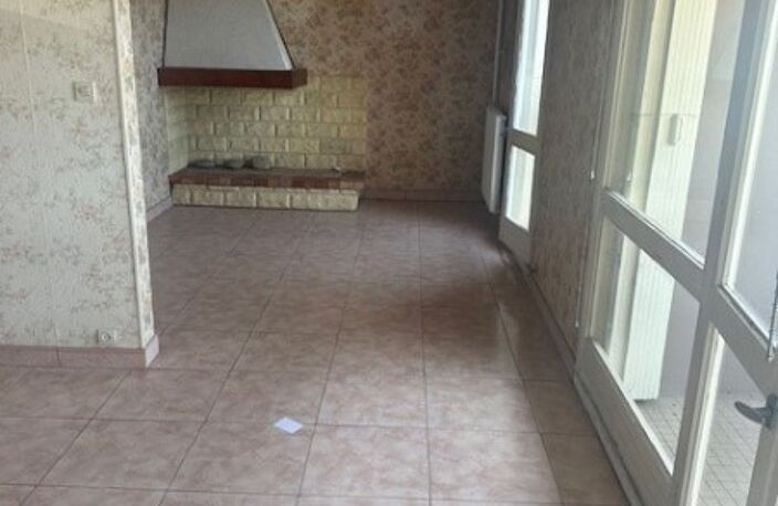Vente appartement 3 pièces 76 m² Vitrolles (13127) — photo 2