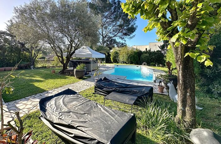VILLA 4 P 1250 M² TERRAIN AVEC PISCINE — photo 2