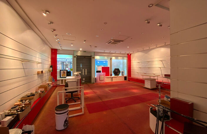 Immeuble Jonzac centre260 m2 — photo 2