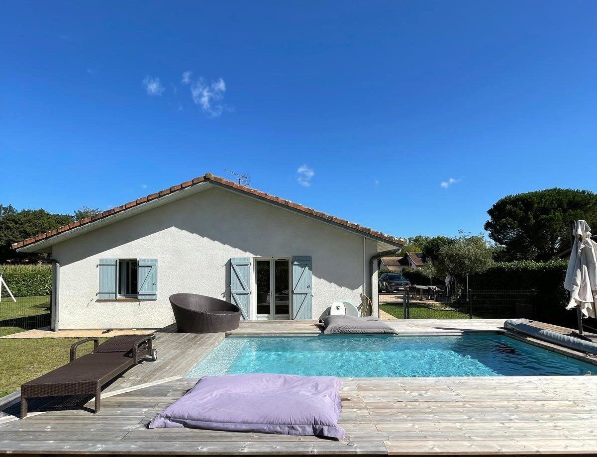 Villa / Maison  T8 à vendre Mées 40990