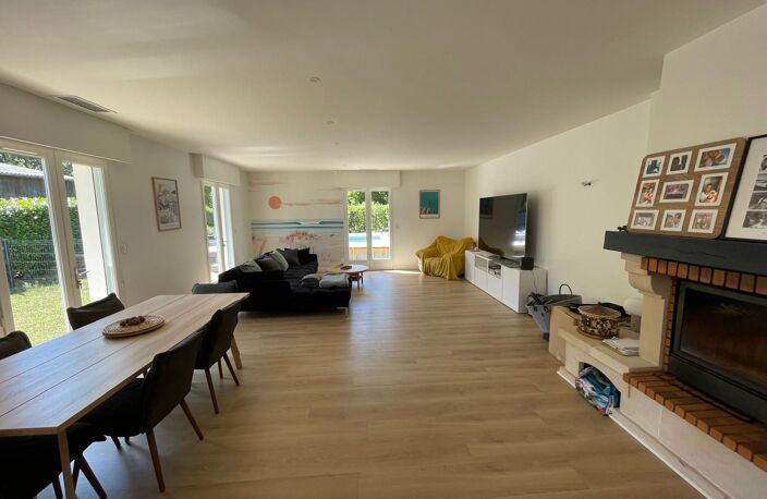 Jolie contemporaine — photo 2