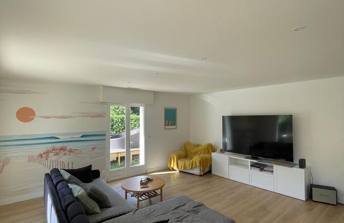 Jolie contemporaine — photo 4