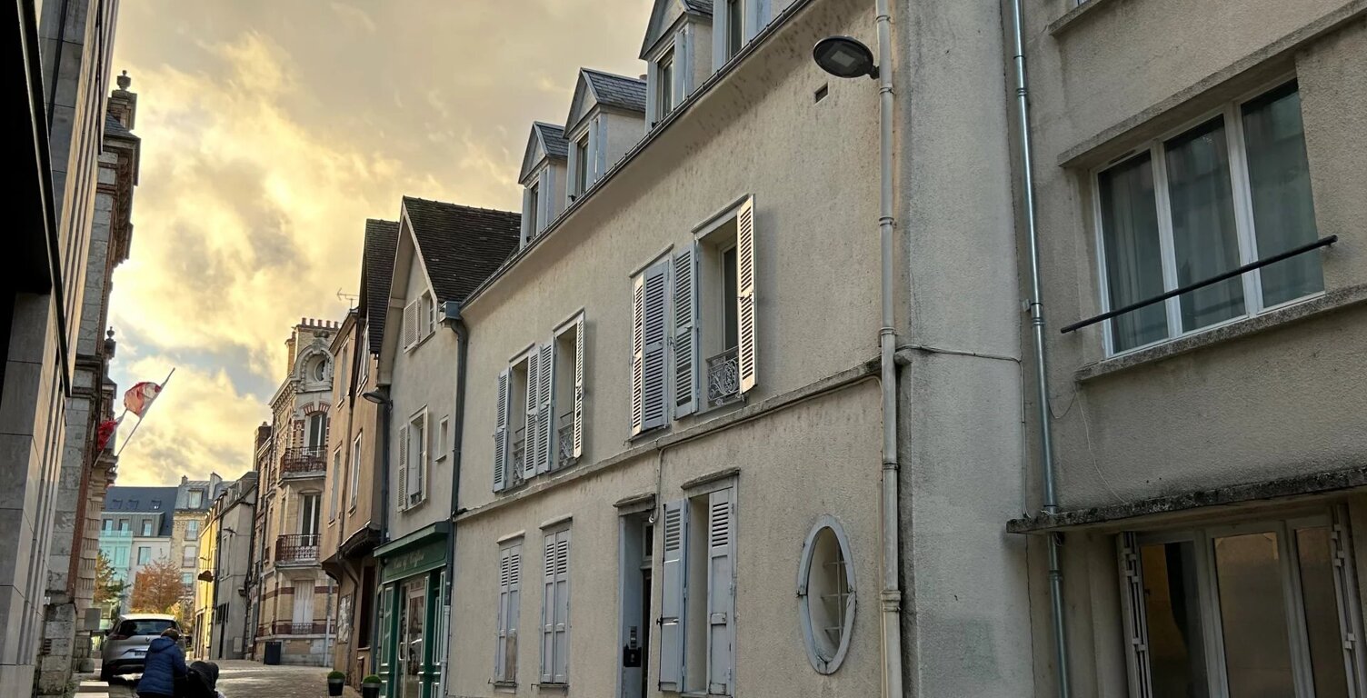 A LOUER - Appartement Hyper Centre Ville de Chartres — photo 1