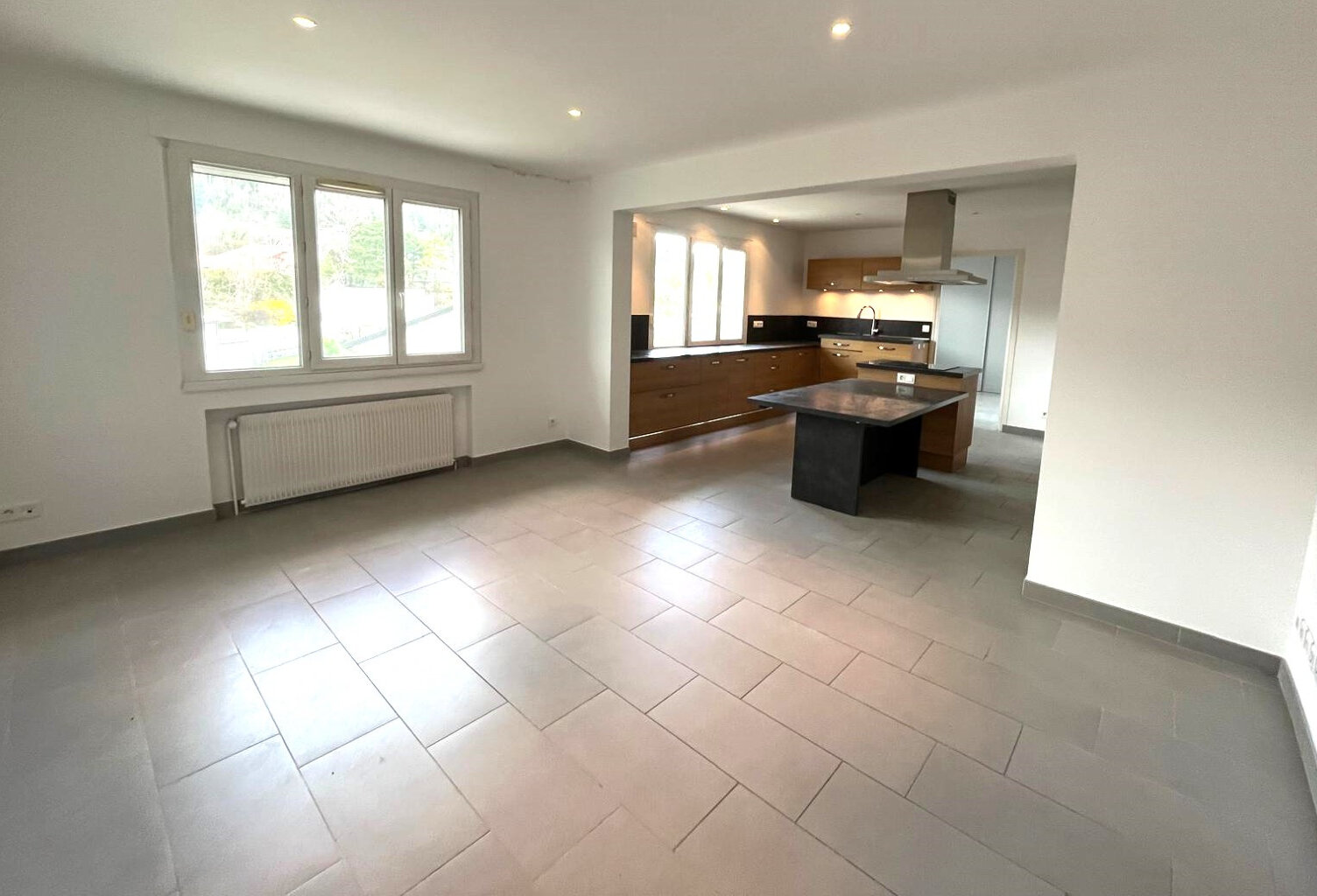 Superbe appartement lumineux de 140 m2    Oyonnax — photo 1