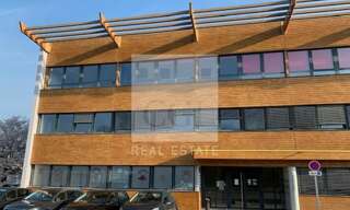 Bureau  305 m² à louer à Saint-Priest (69800)