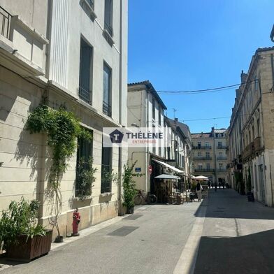 Commerce  690000 €