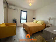 F3 — photo 3