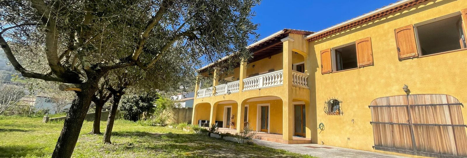 Maison 5 Pièces 130 m² à vendre à Collobrières (83610)