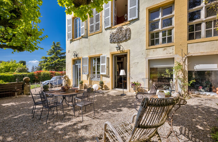 SAINT DIDIER AU MONT D'OR, MAISON-APPARTEMENT, 224 m2 Hab., JARDIN CLOS 600 m2 environ — photo 2