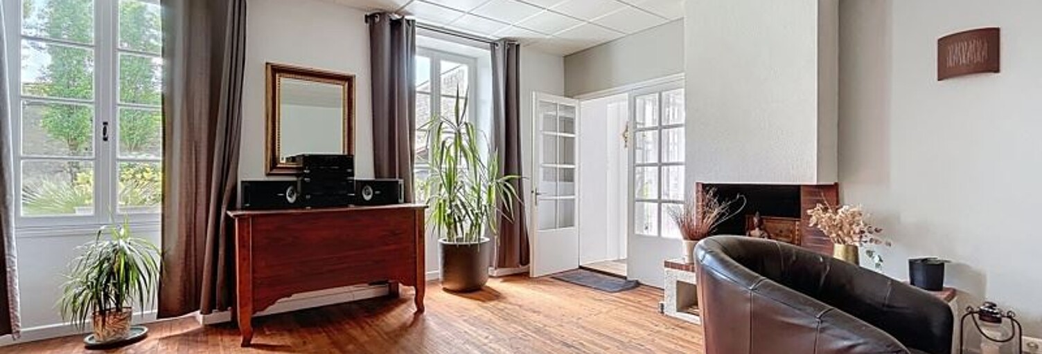 Maison 7 Pièces 210 m² à vendre à Mauzé-sur-le-Mignon (79210)