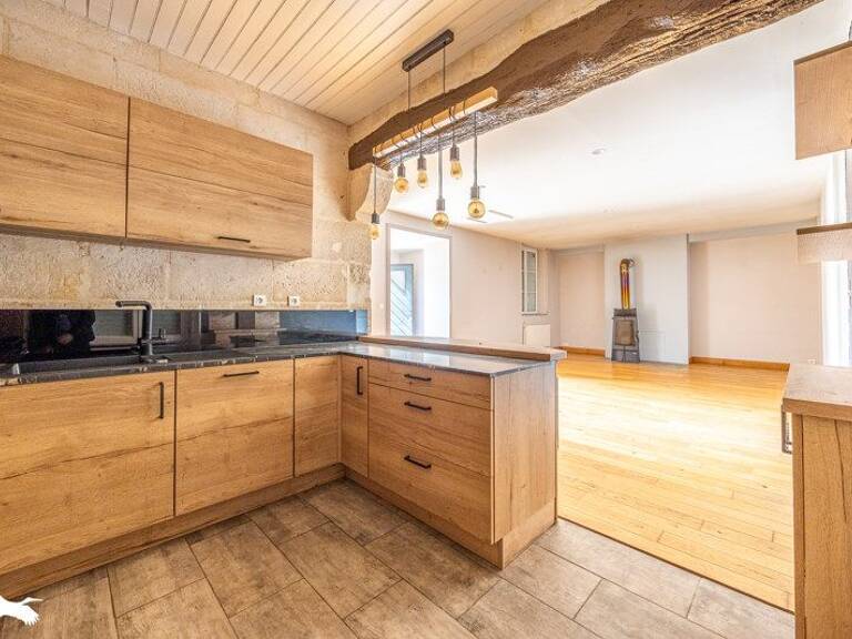 Maison en pierre de 5 pièces principales — photo 1