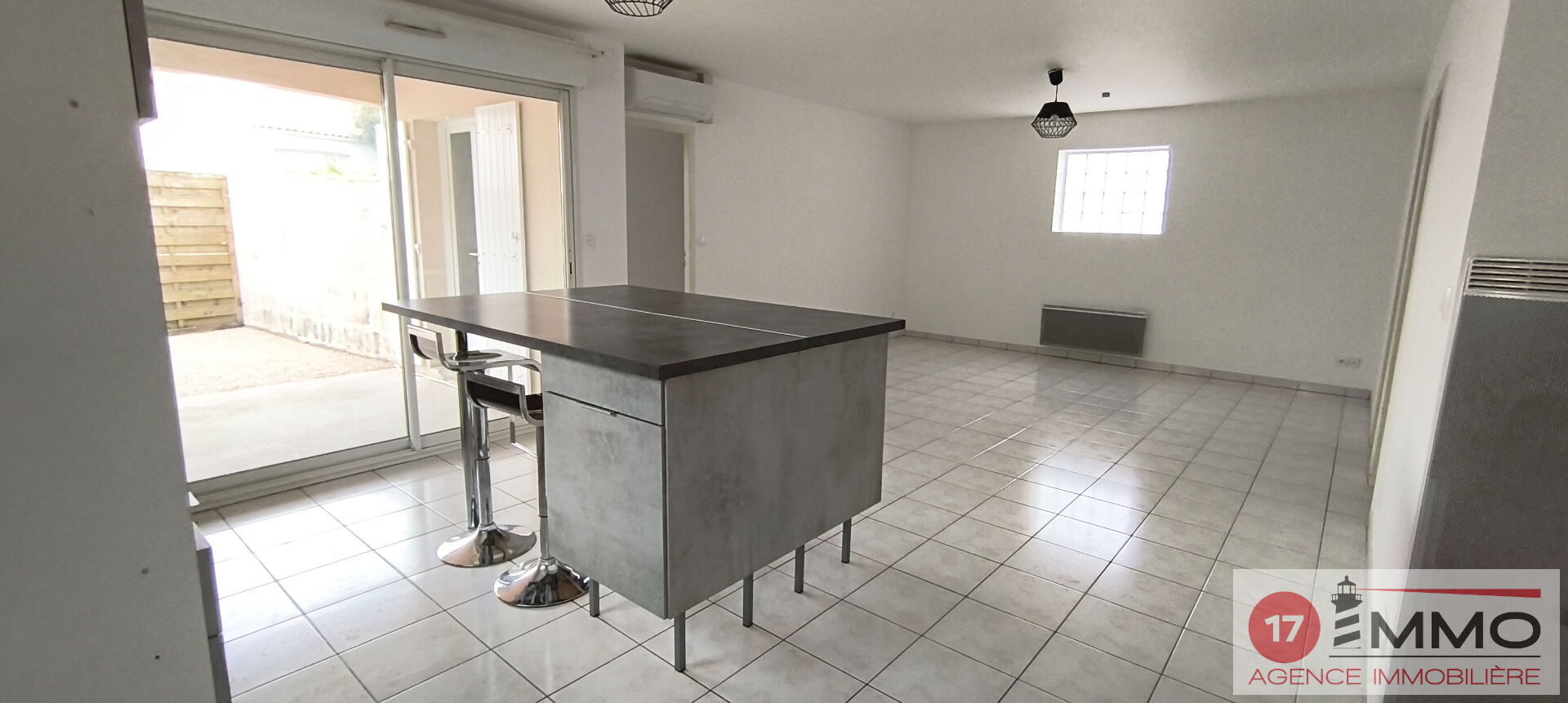 Villa / Maison  T4 à vendre Croix-Chapeau 17220