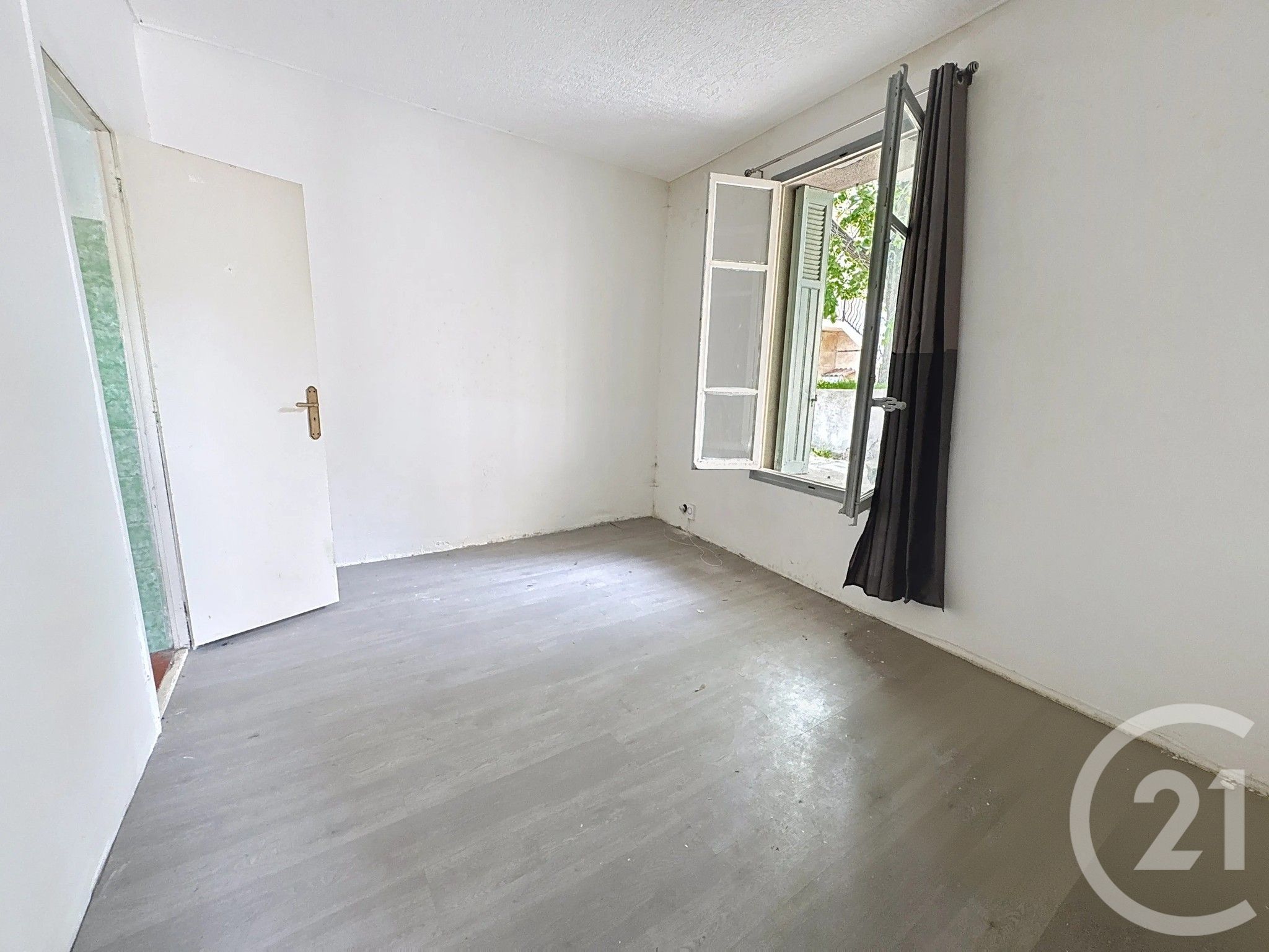 Appartement 1 pièces  à vendre Aubagne 13400