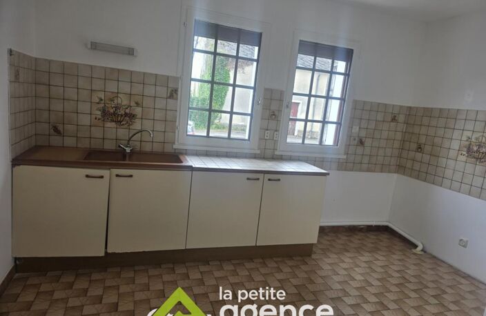 BAUGY: Maison T4 de 77.24 m2 sur un terrain clos et arboré d — photo 2
