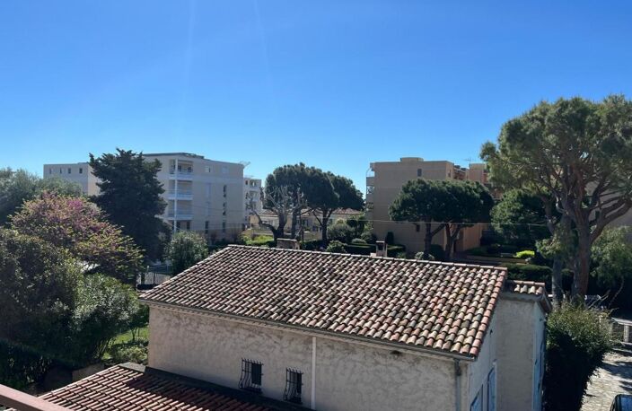 Appartement À Vendre — photo 2