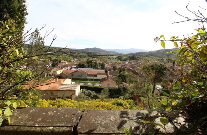 A vendre une villa sur un beau terrain boisé avec une source — photo 3