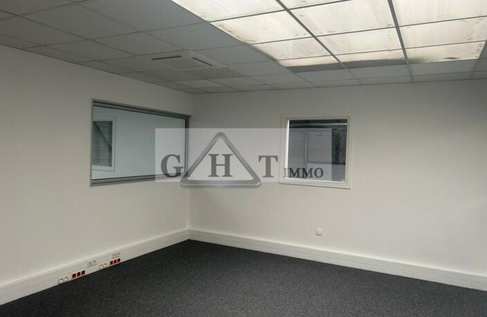 BUREAUX 65 M² A LOUER SAINT MAURICE — photo 3