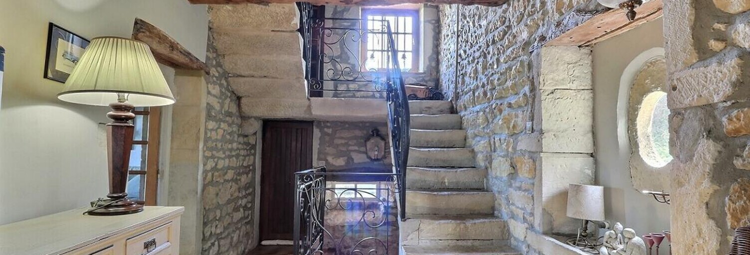 Maison 10 Pièces 202 m² à vendre à La Clayette (71800)