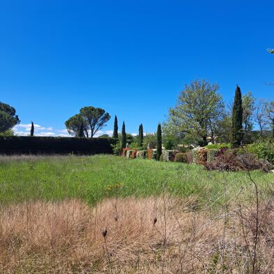 Terrain  330000 €