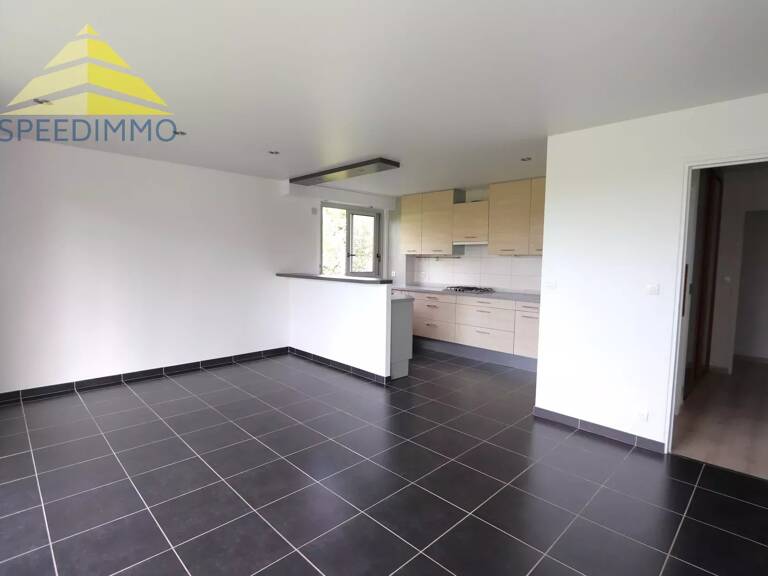 Appartement Location CROSNE — photo 1