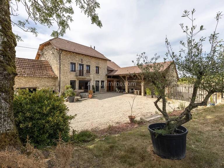 Maison 8 pièces  à vendre 225 m² — photo 1