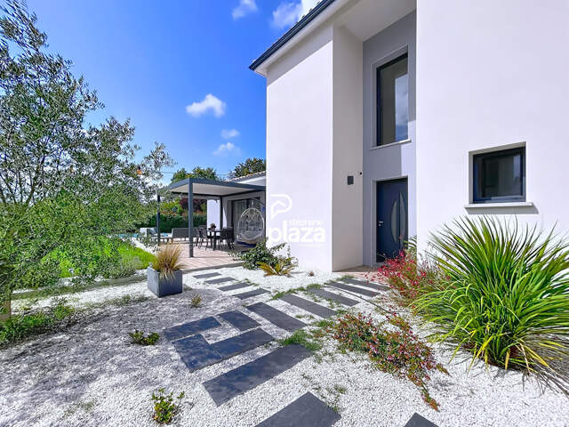 Exclusivité Plaza - Tournefeuille - Maison T6 de 160m2 sur 810m² de terrain avec Piscine et garage — photo du bien