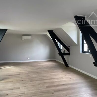 Bureau 5 pièces 950 €