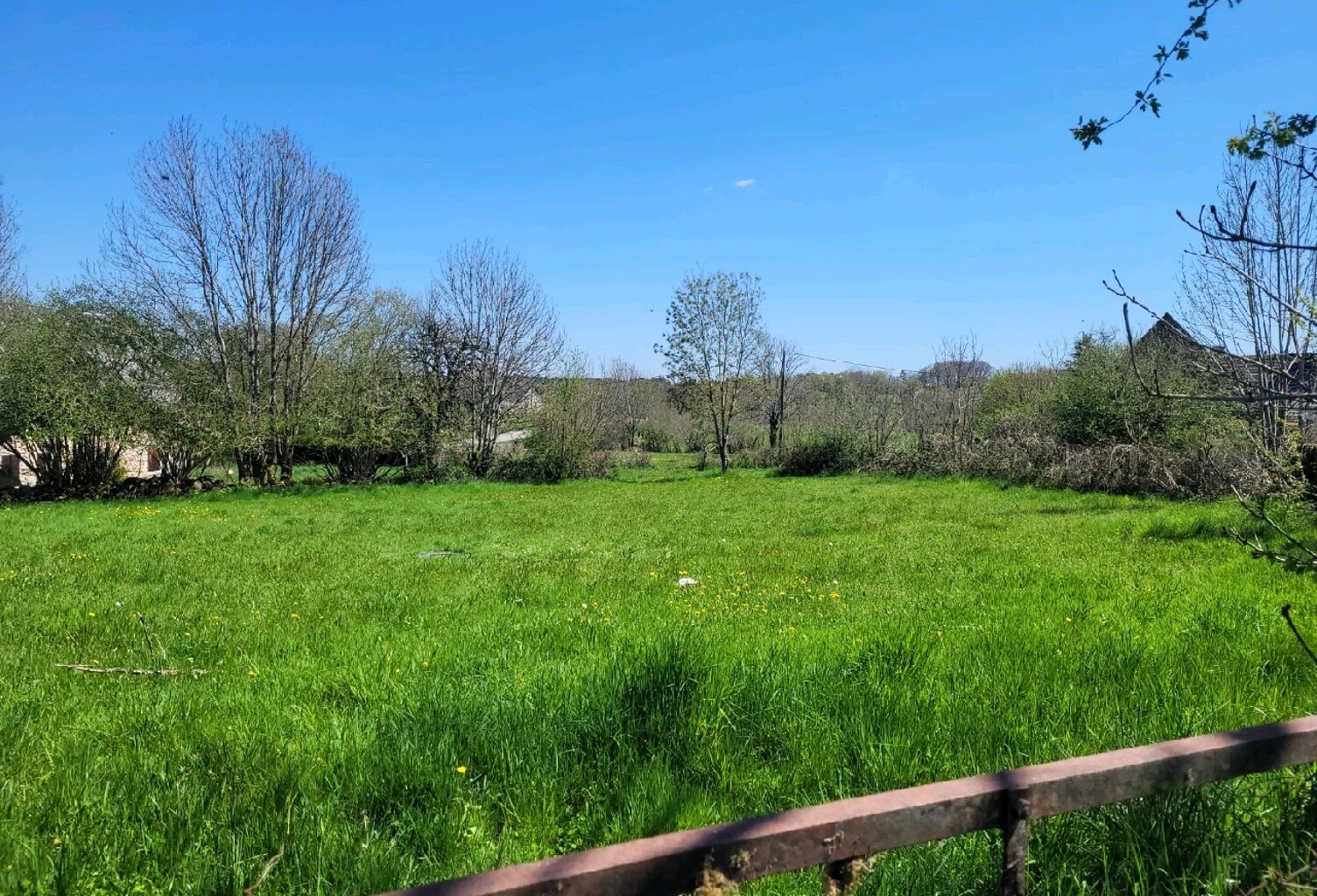 Vente terrain  1174 m² Sarroux - Saint-Julien (19110) — photo 1