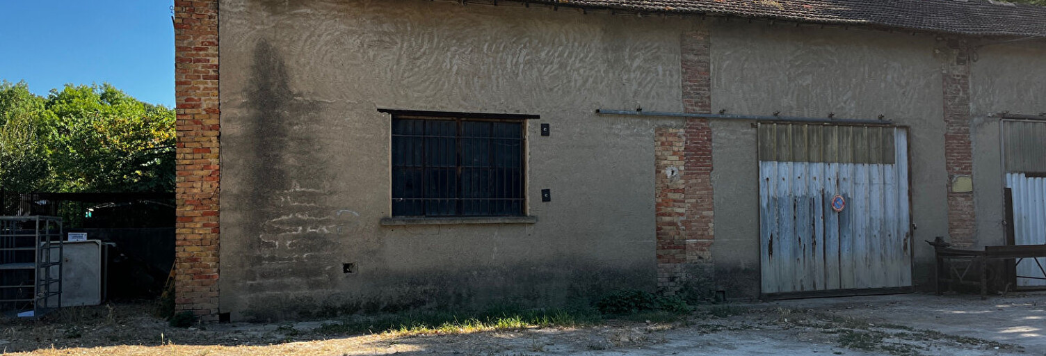 Local industriel  100 m² à vendre à Saignon (84400)