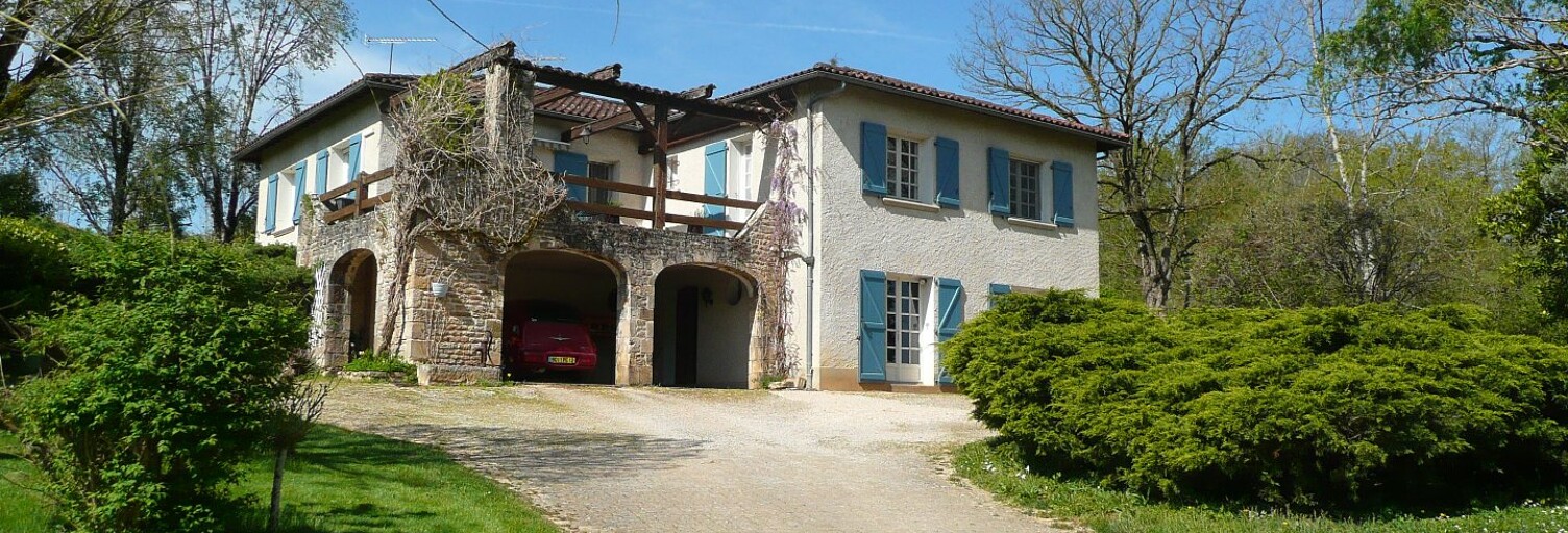 Maison 10 Pièces 222 m² à vendre à Villefranche-de-Rouergue (12200)