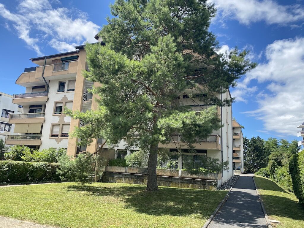 Parking  à louer Gaillard 74240