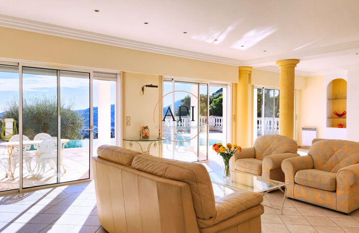 Splendide villa avec piscine offrant une vue imprenable — photo 2