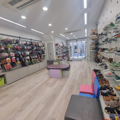 Commerce  210000 €