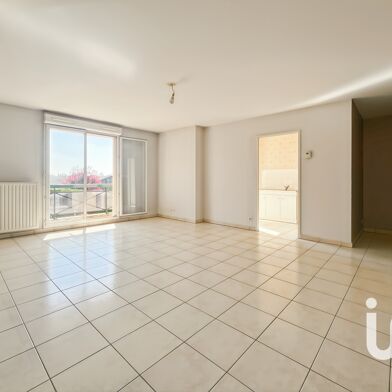 Appartement 3 pièces 245700 €