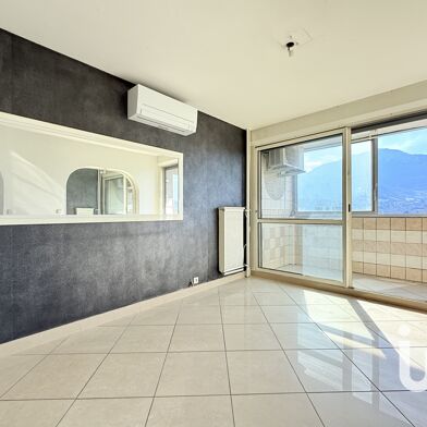 Appartement 4 pièces 99000 €