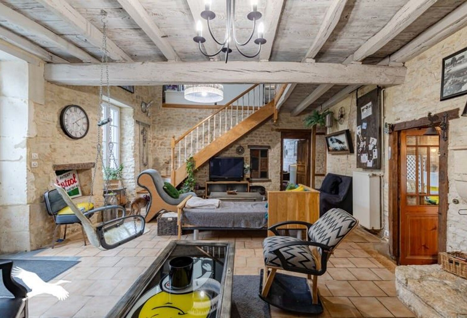 Maison en pierre de 6 pièces principales — photo 1